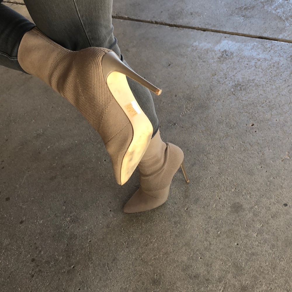 Woman’s heels - Picture 5 of 6